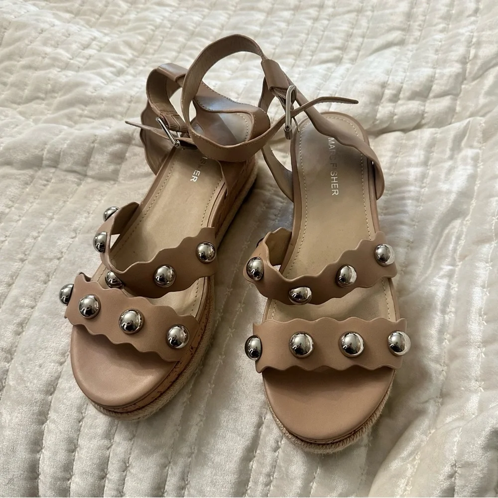 Marc fisher studded Beige Platform Sandals sz 7.5‎
